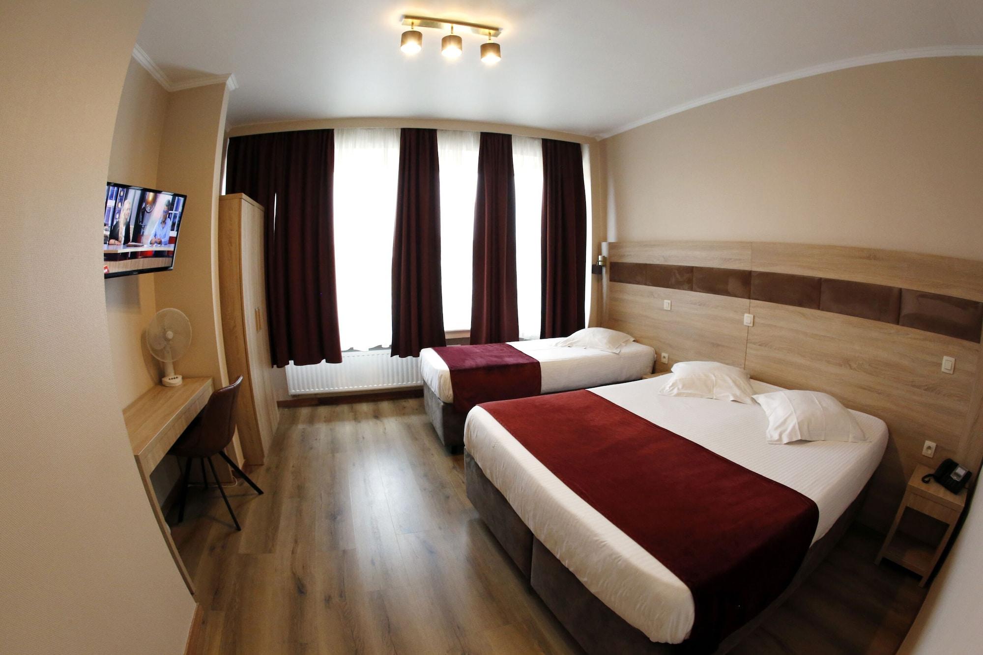 Hotel De France Saint-Gilles Kültér fotó