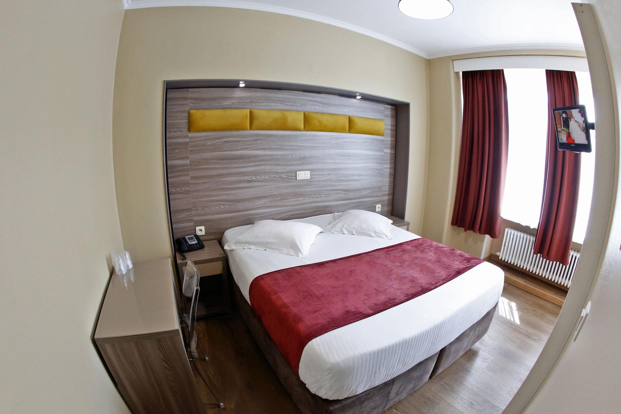 Hotel De France Saint-Gilles Kültér fotó