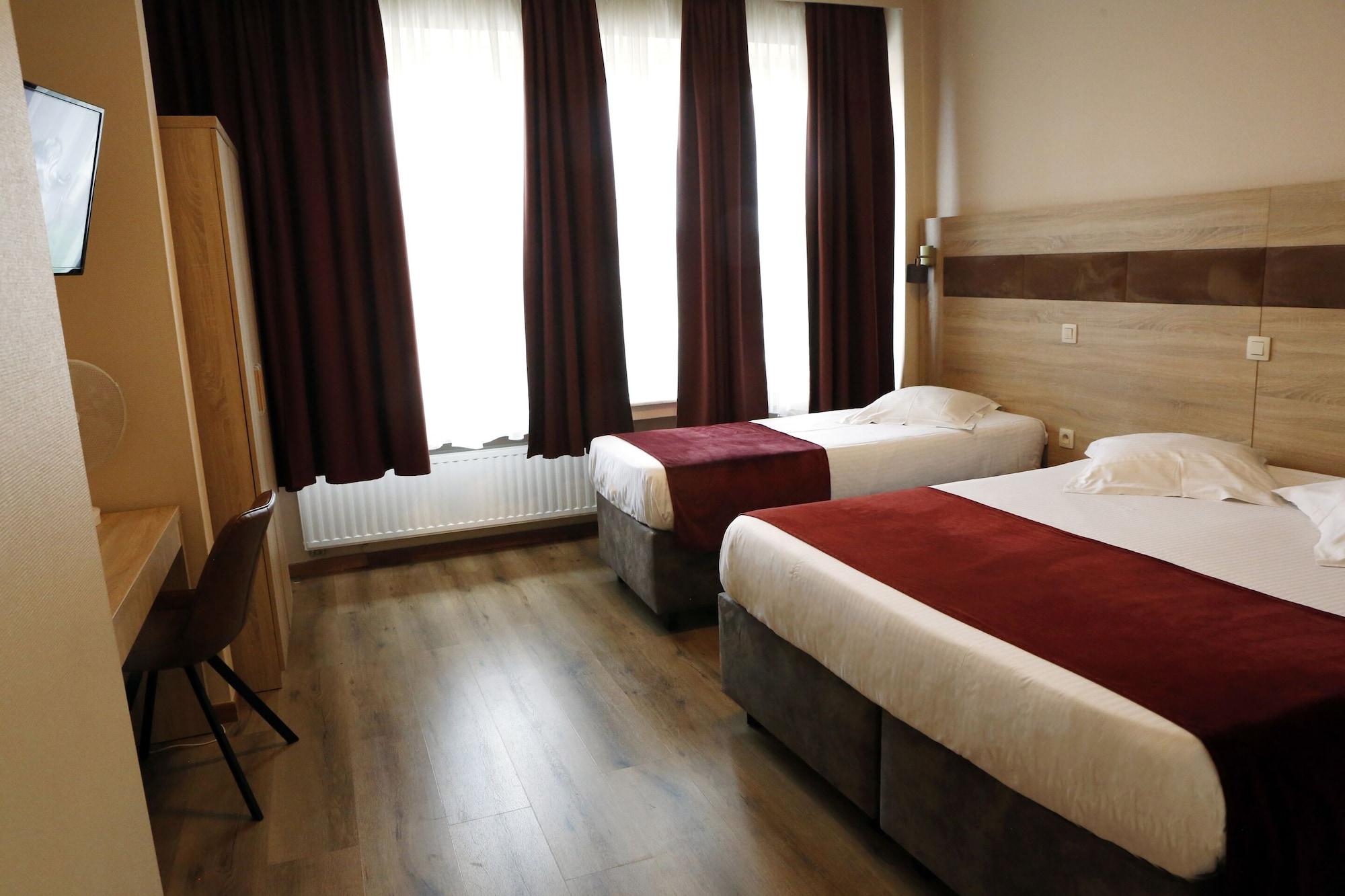 Hotel De France Saint-Gilles Kültér fotó