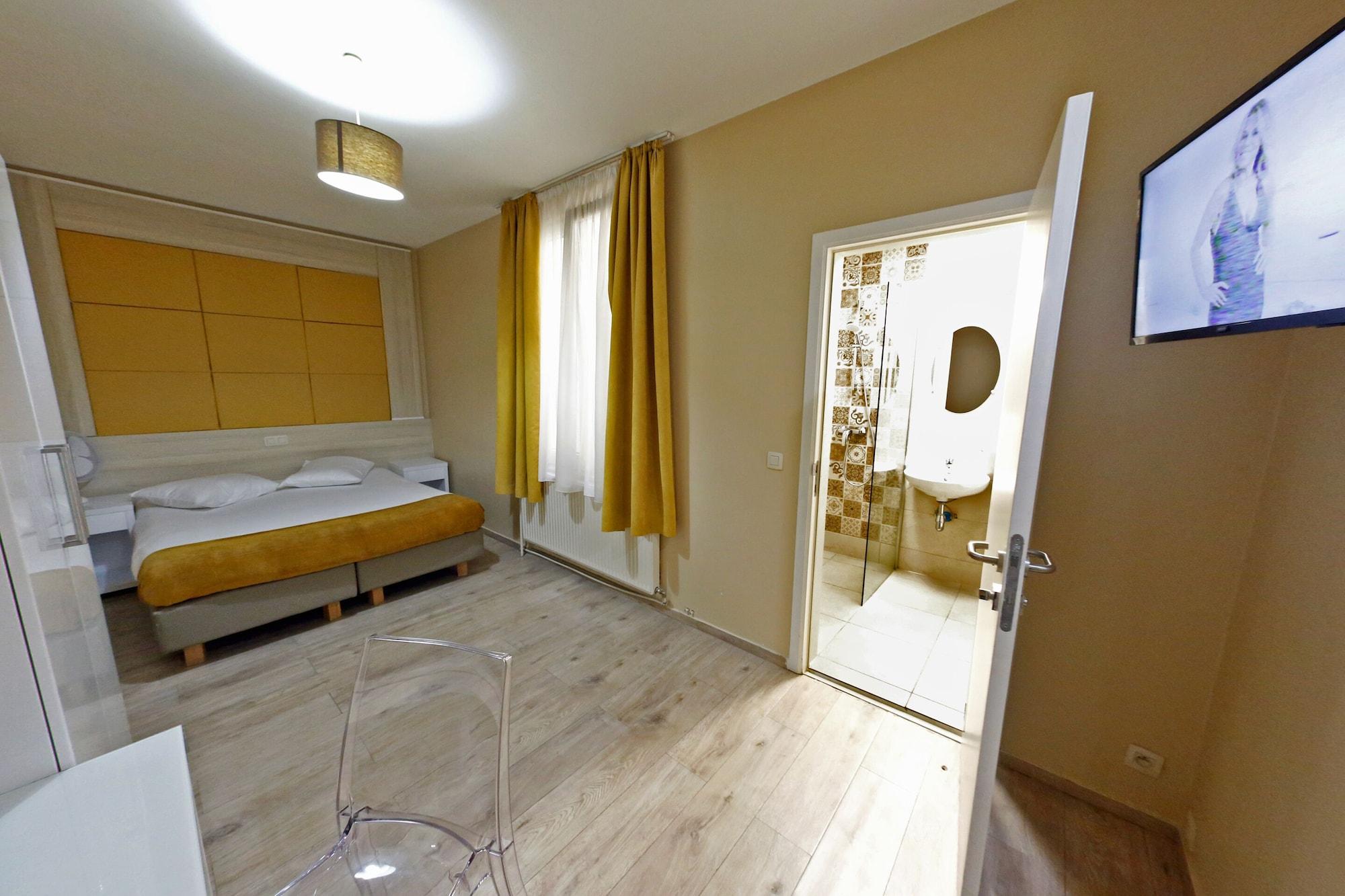 Hotel De France Saint-Gilles Kültér fotó