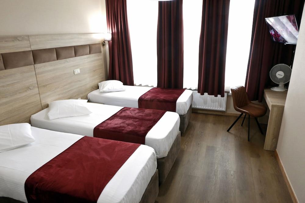 Hotel De France Saint-Gilles Kültér fotó