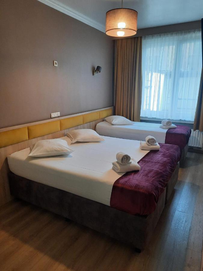 Hotel De France Saint-Gilles Kültér fotó