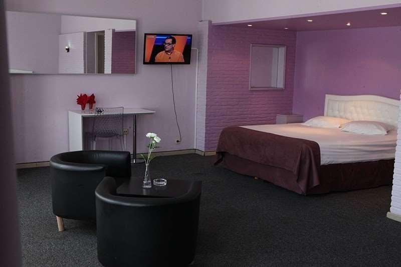 Hotel De France Saint-Gilles Szoba fotó