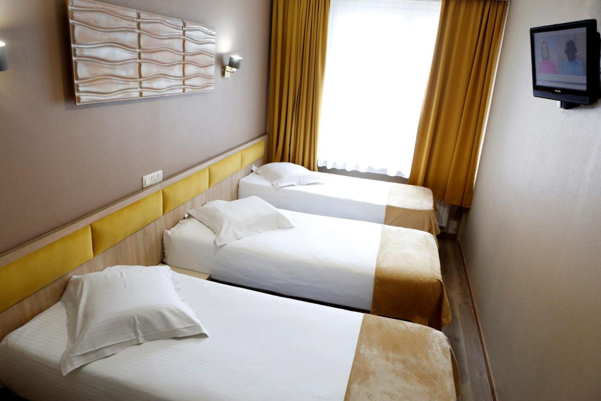 Hotel De France Saint-Gilles Kültér fotó