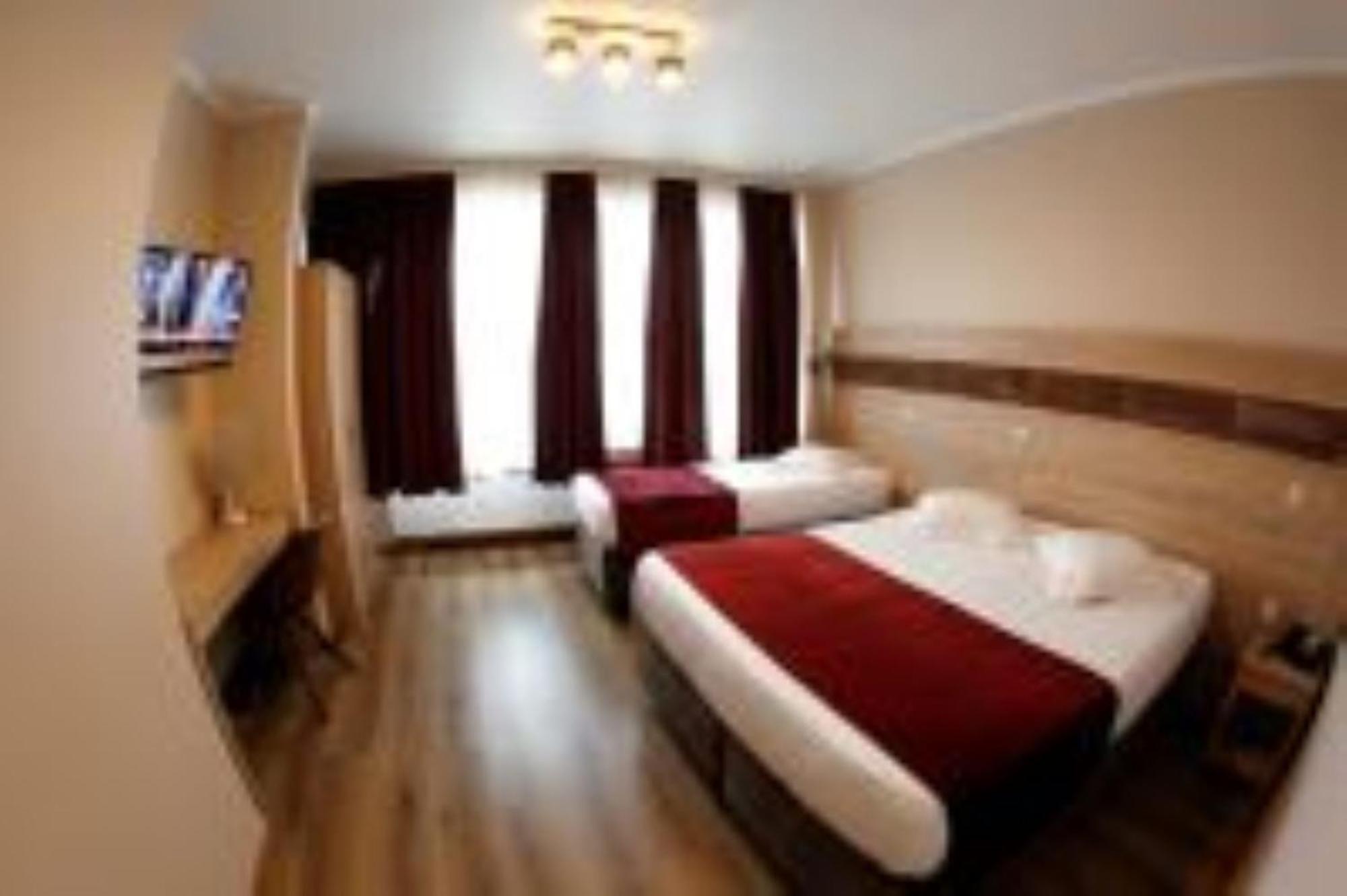 Hotel De France Saint-Gilles Kültér fotó