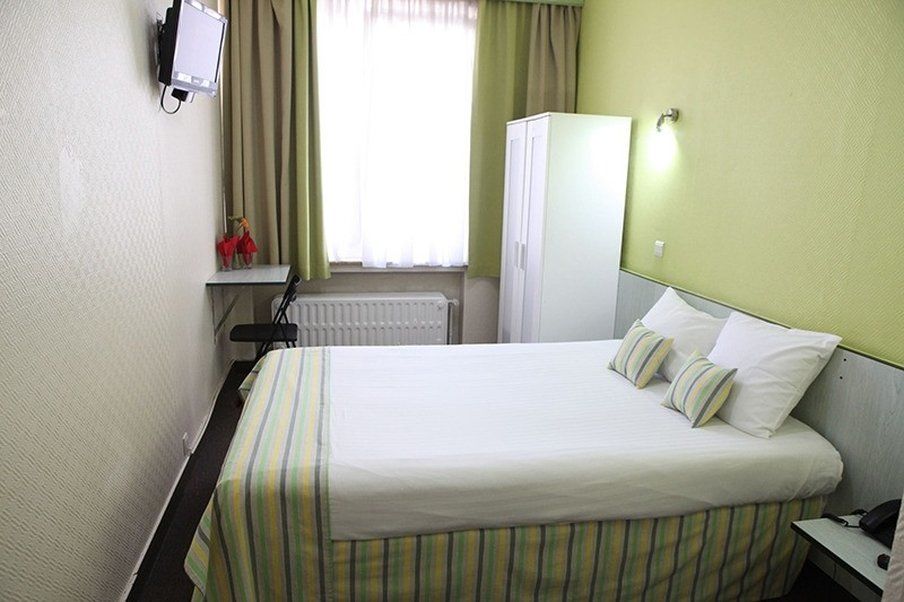 Hotel De France Saint-Gilles Kültér fotó